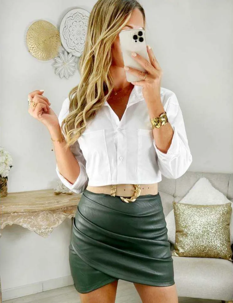 chemise_courte_blanche_et_1.webp My Look Féminin chemise courte blanche et poches Clearance