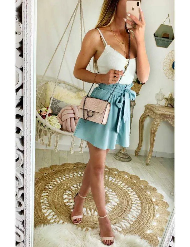 jupe_bleu_ciel_femme__lga_0.webp My Look Féminin Jupe Bleu Ciel Femme : Élégance et Fraîcheur pour votre Garde-Robe Fashion