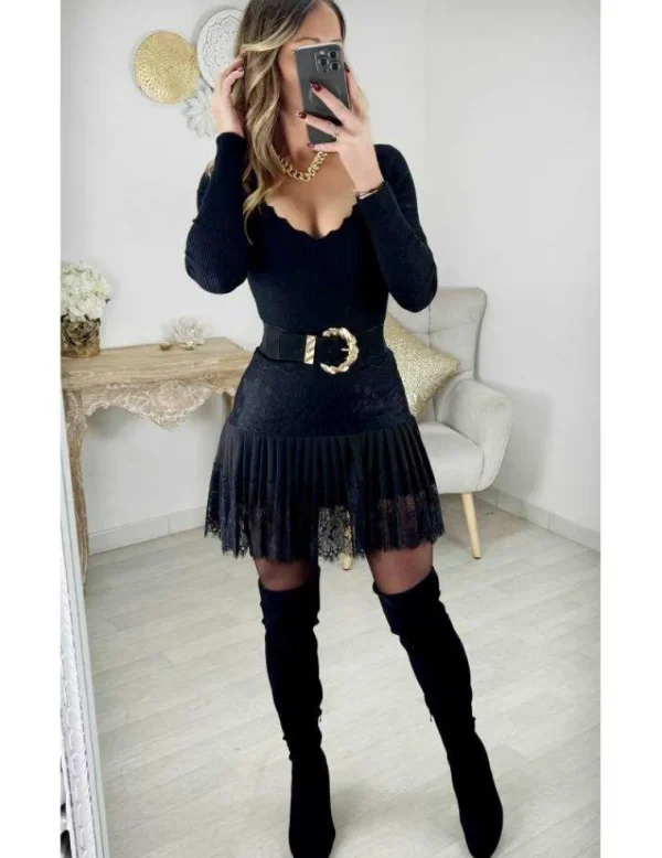 My Look Féminin Jupe dentelle noire et plissée Sale