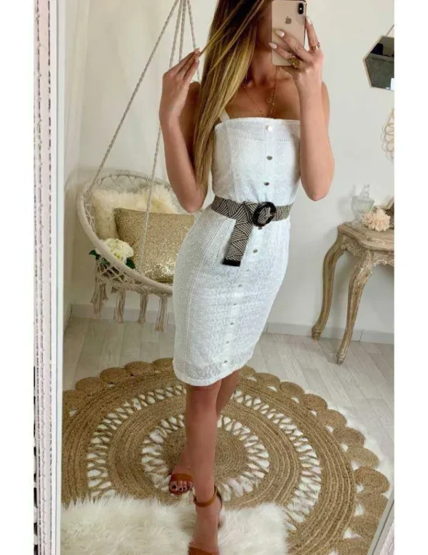 My Look Féminin Ma jolie robe blanche broderie et col droit Sale