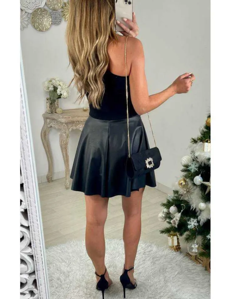 ma_jupe_black_style_cuir__2.webp My Look Féminin Ma jupe black style cuir "patineuse" Online