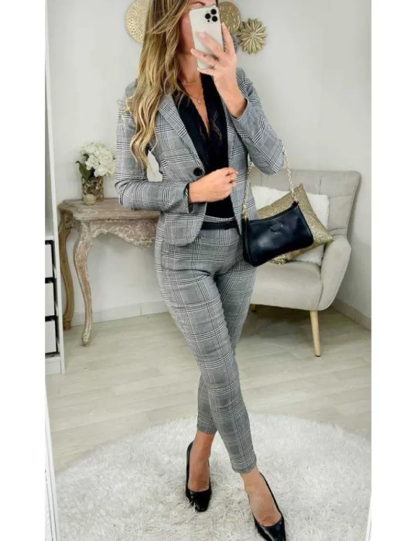 My Look Féminin Ma petite veste courte à carreaux Fashion