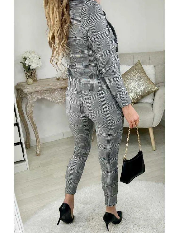ma_petite_veste_courte__c_2.webp My Look Féminin Ma petite veste courte à carreaux Fashion