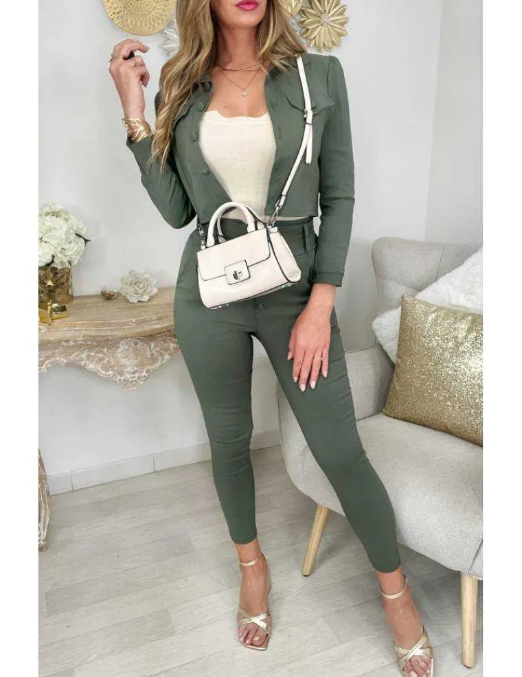 ma_petite_veste_kaki_stre_2.webp My Look Féminin Ma petite veste kaki stretch New