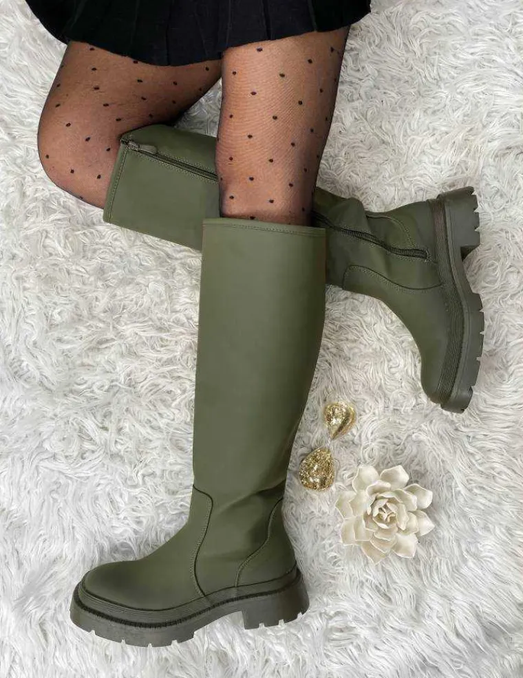 mes_bottes_kaki_mate_quot_0.webp My Look Féminin Mes bottes kaki Mate "semelle crantée" Online