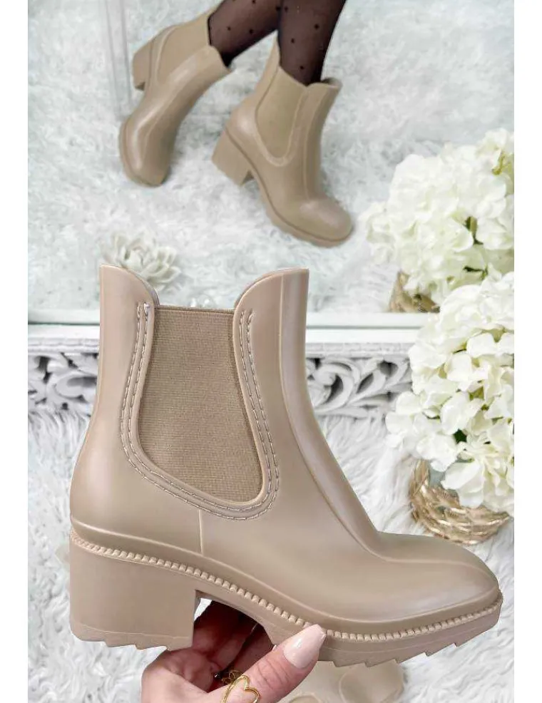 mes_bottines_chelsea_cran_0-1.webp My Look Féminin Mes bottines Chelsea crantées beige basic Online