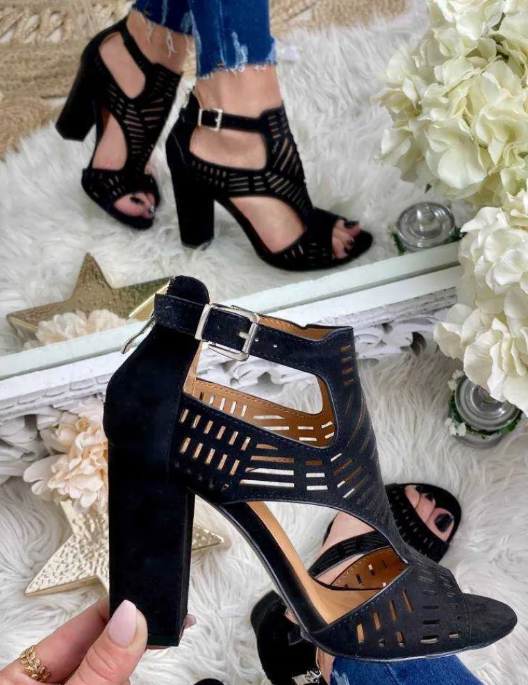 mes_sandales_black_amp_su_1.webp My Look Féminin Mes sandales black & suedine Hot