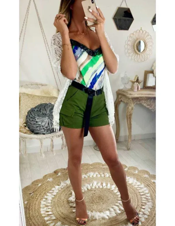 My Look Féminin Mon short Chic et pratique : Le short kaki à poches femme Hot