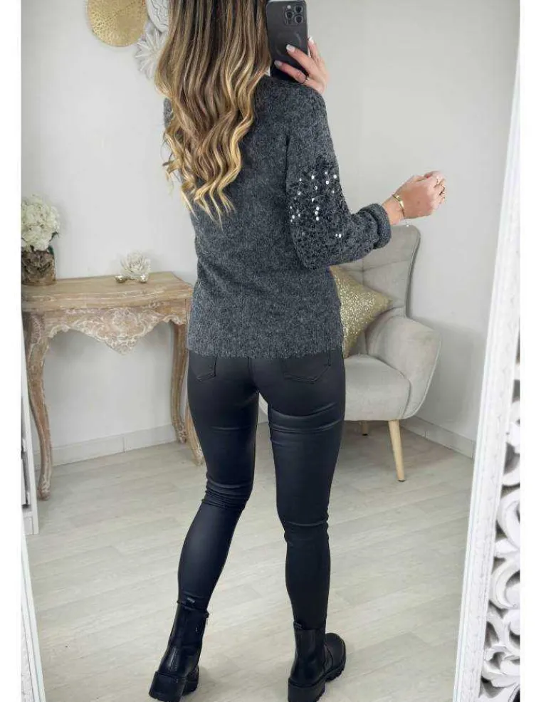 pull_en_lainage_gris_et_s_2.webp My Look Féminin Pull en lainage gris et sequins Clearance